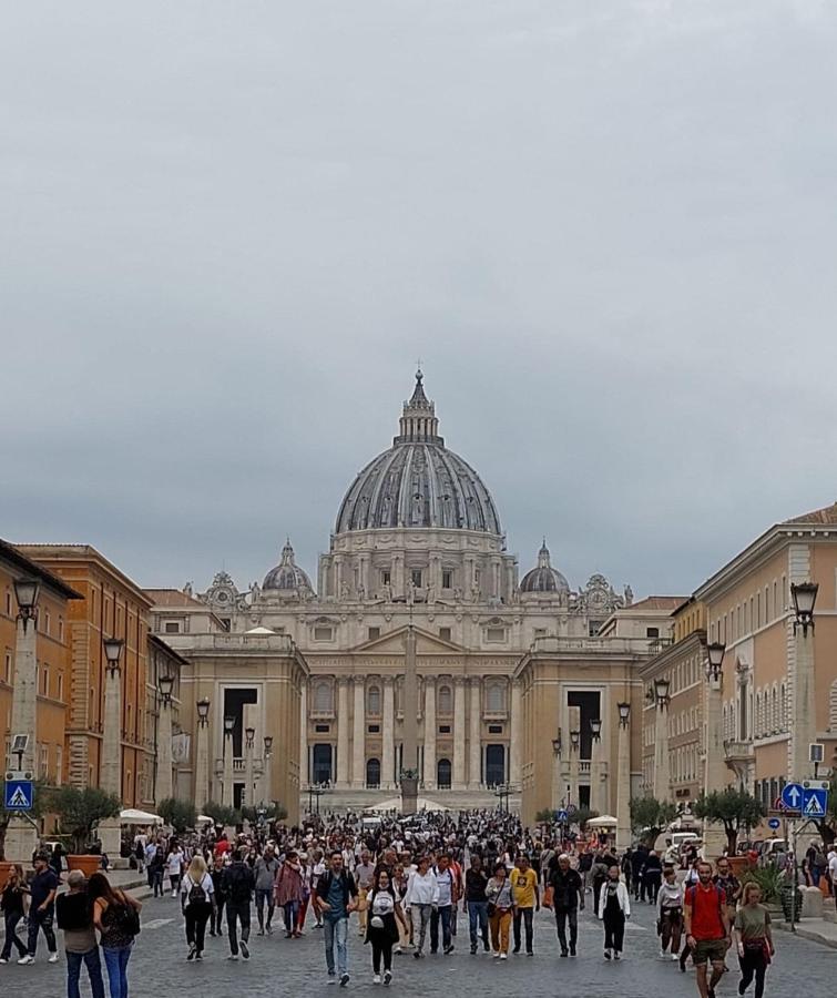 Pantofola Del Papa Luxury At Vatican Apartment Rome Exterior photo